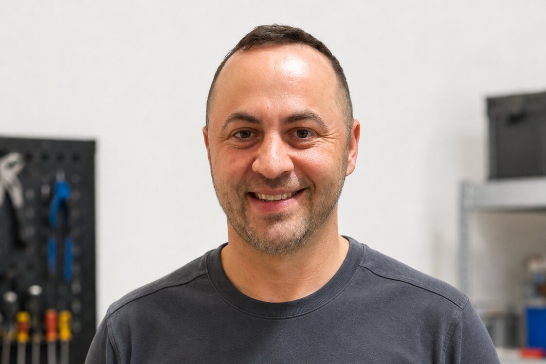 יעקב, חשמלאי מוסמך